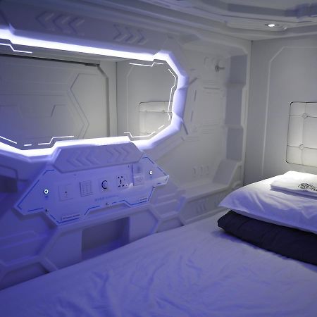 Aloha Capsule Hostel Semporna Bagian luar foto