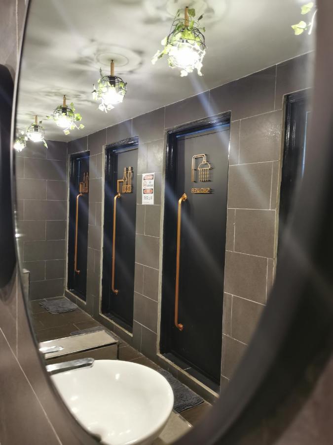 Aloha Capsule Hostel Semporna Bagian luar foto