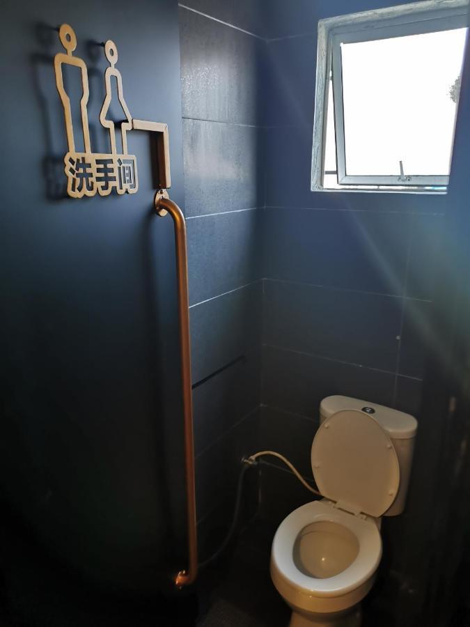 Aloha Capsule Hostel Semporna Bagian luar foto