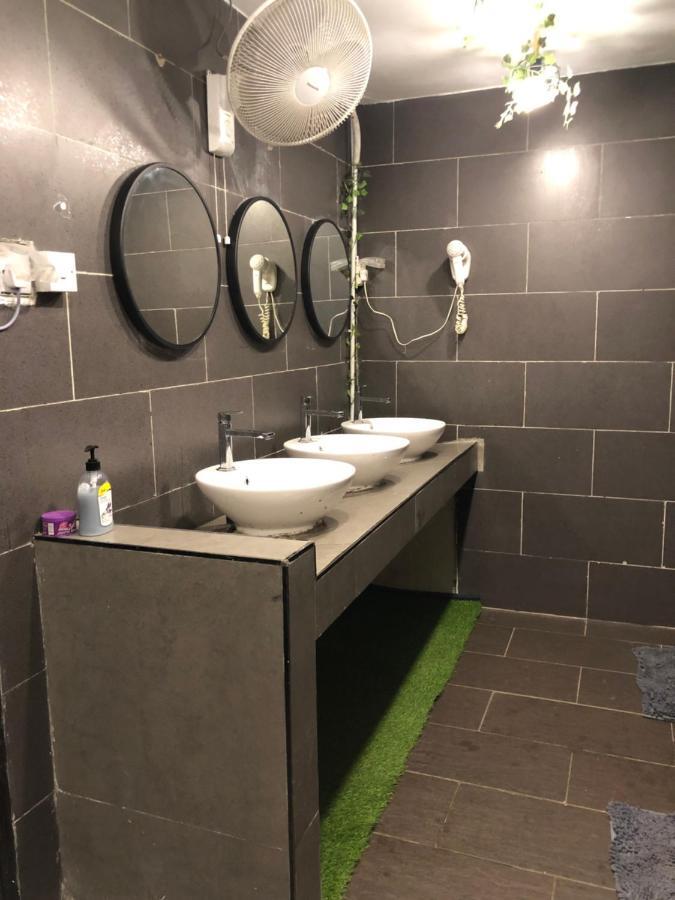 Aloha Capsule Hostel Semporna Bagian luar foto